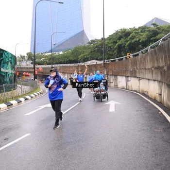 Runner Photo 7958838