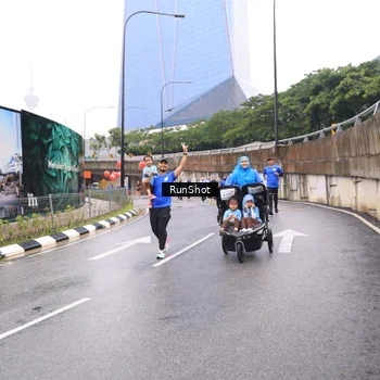 Runner Photo 7958849