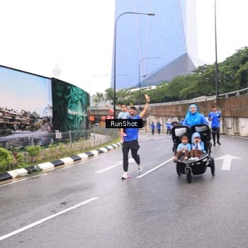 Runner Photo 7958853