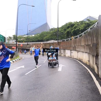 Runner Photo 7958861