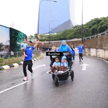 Runner Photo 7958865