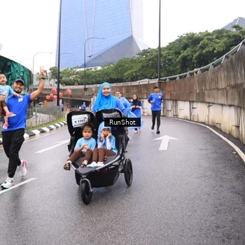 Runner Photo 7958871