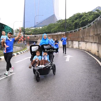 Runner Photo 7958874