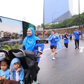 Runner Photo 7958878