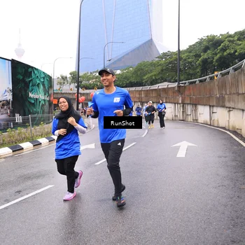 Runner Photo 7958903