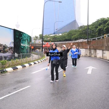 Runner Photo 7958918