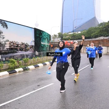 Runner Photo 7958928