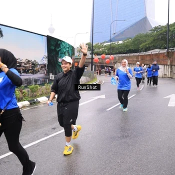 Runner Photo 7958938