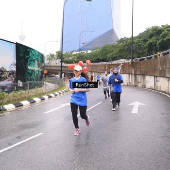 Runner Photo 7958975