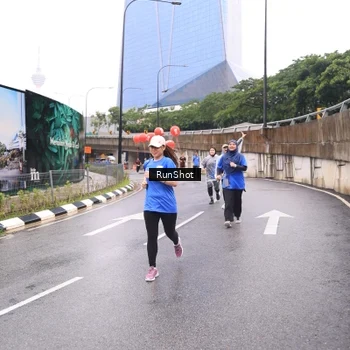 Runner Photo 7958976
