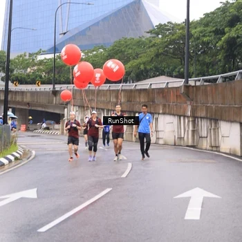 Runner Photo 7959055