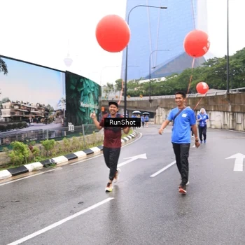 Runner Photo 7959146