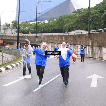 Runner Photo 7959472