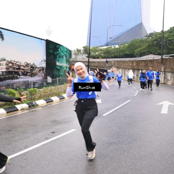 Runner Photo 7959576