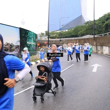 Runner Photo 7959665