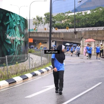 Runner Photo 7959990
