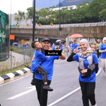 Runner Photo 7960020