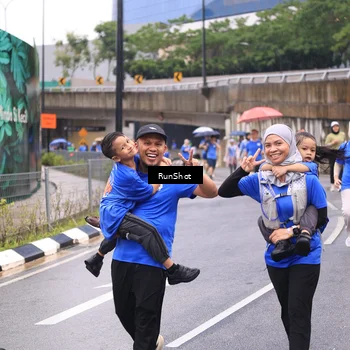 Runner Photo 7960022