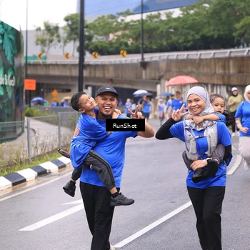 Runner Photo 7960023