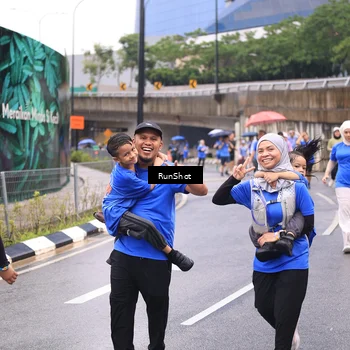 Runner Photo 7960025