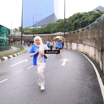 Runner Photo 7960047