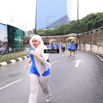 Runner Photo 7960053