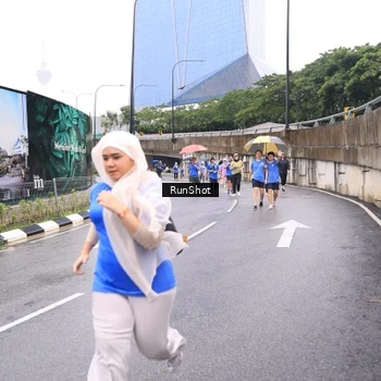 Runner Photo 7960054
