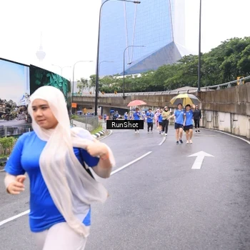 Runner Photo 7960057