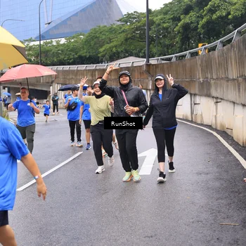 Runner Photo 7960106
