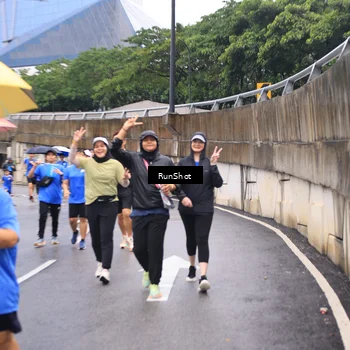 Runner Photo 7960108