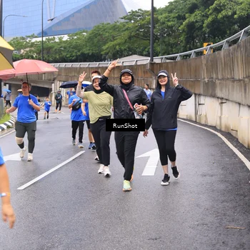 Runner Photo 7960110