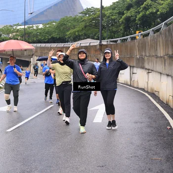 Runner Photo 7960112