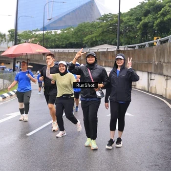 Runner Photo 7960118