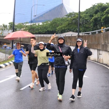 Runner Photo 7960119