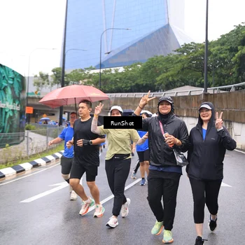 Runner Photo 7960123