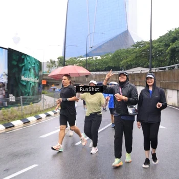 Runner Photo 7960124