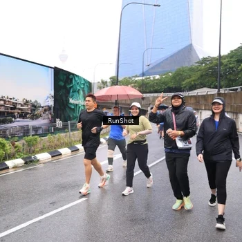 Runner Photo 7960128