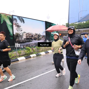 Runner Photo 7960130