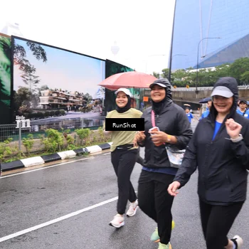 Runner Photo 7960131