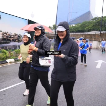 Runner Photo 7960134