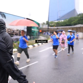 Runner Photo 7960141