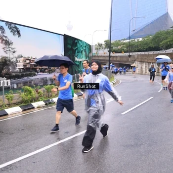 Runner Photo 7960189