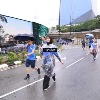 Runner Photo 7960190