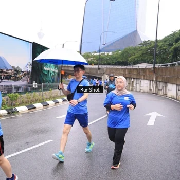 Runner Photo 7960252