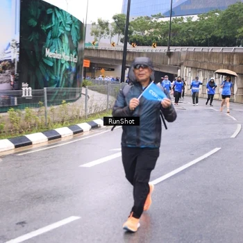 Runner Photo 7960272