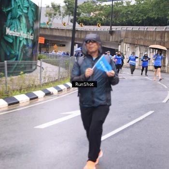 Runner Photo 7960273