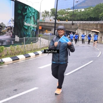 Runner Photo 7960275