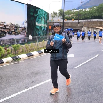 Runner Photo 7960281