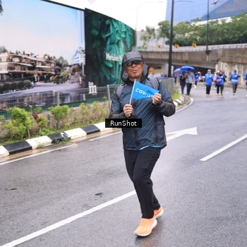 Runner Photo 7960283