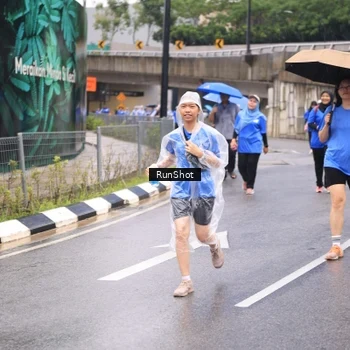 Runner Photo 7960297
